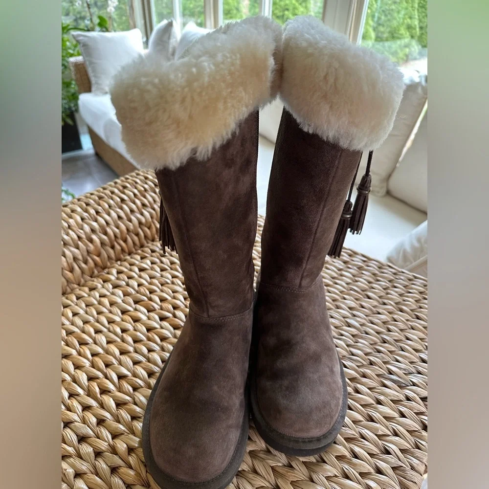 Ugg Australia Women’s Plumdale tall calf boots - Picture 3 of 13